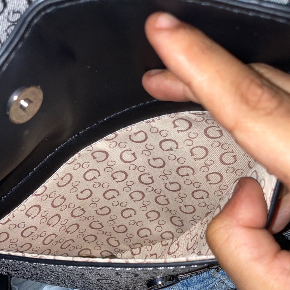 Guess bag - Picture 4 of 4